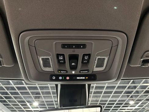 Used 2020 GMC Sierra 3500 Denali w/ Denali Ultimate Package AWD/4WD image 22