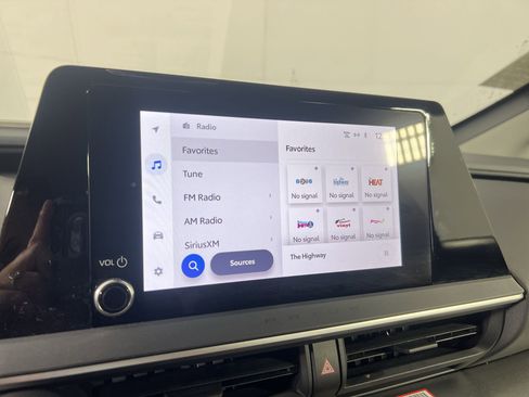 Used 2023 Toyota Prius LE FWD image 27