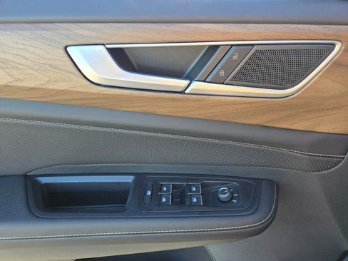 New 2026 Volkswagen Atlas SE FWD image 8