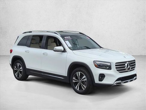 Used 2026 Mercedes-Benz GLB 250 image 3