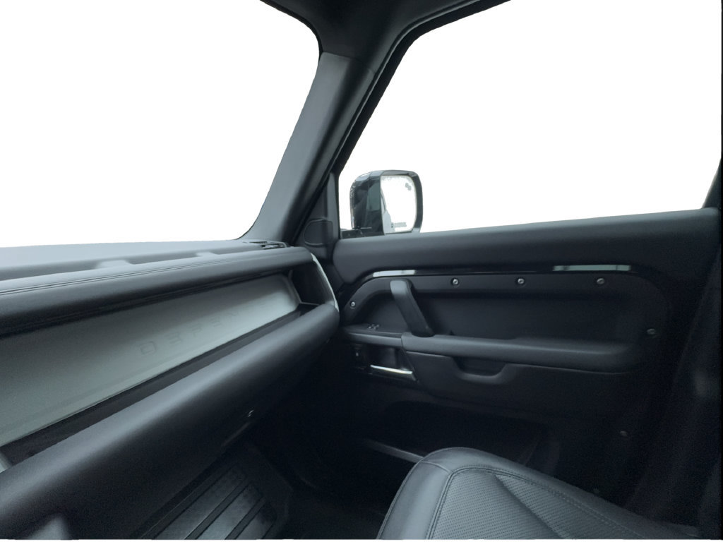 Used 2025 Land Rover Defender 110 S AWD/4WD image 42