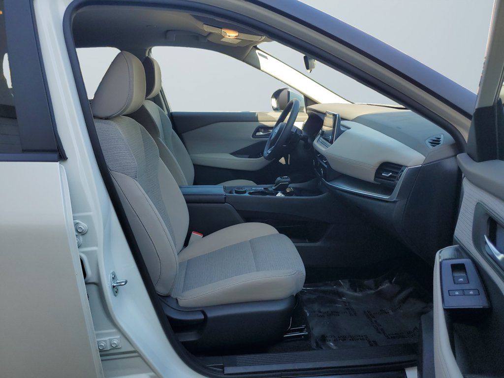 Used 2023 Nissan Rogue SV AWD/4WD image 15