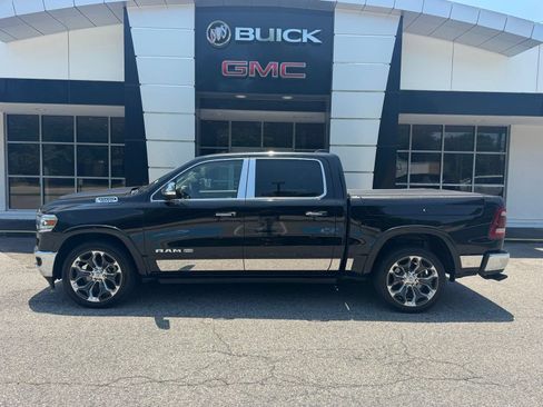 Used 2019 RAM 1500 Limited RWD image 3