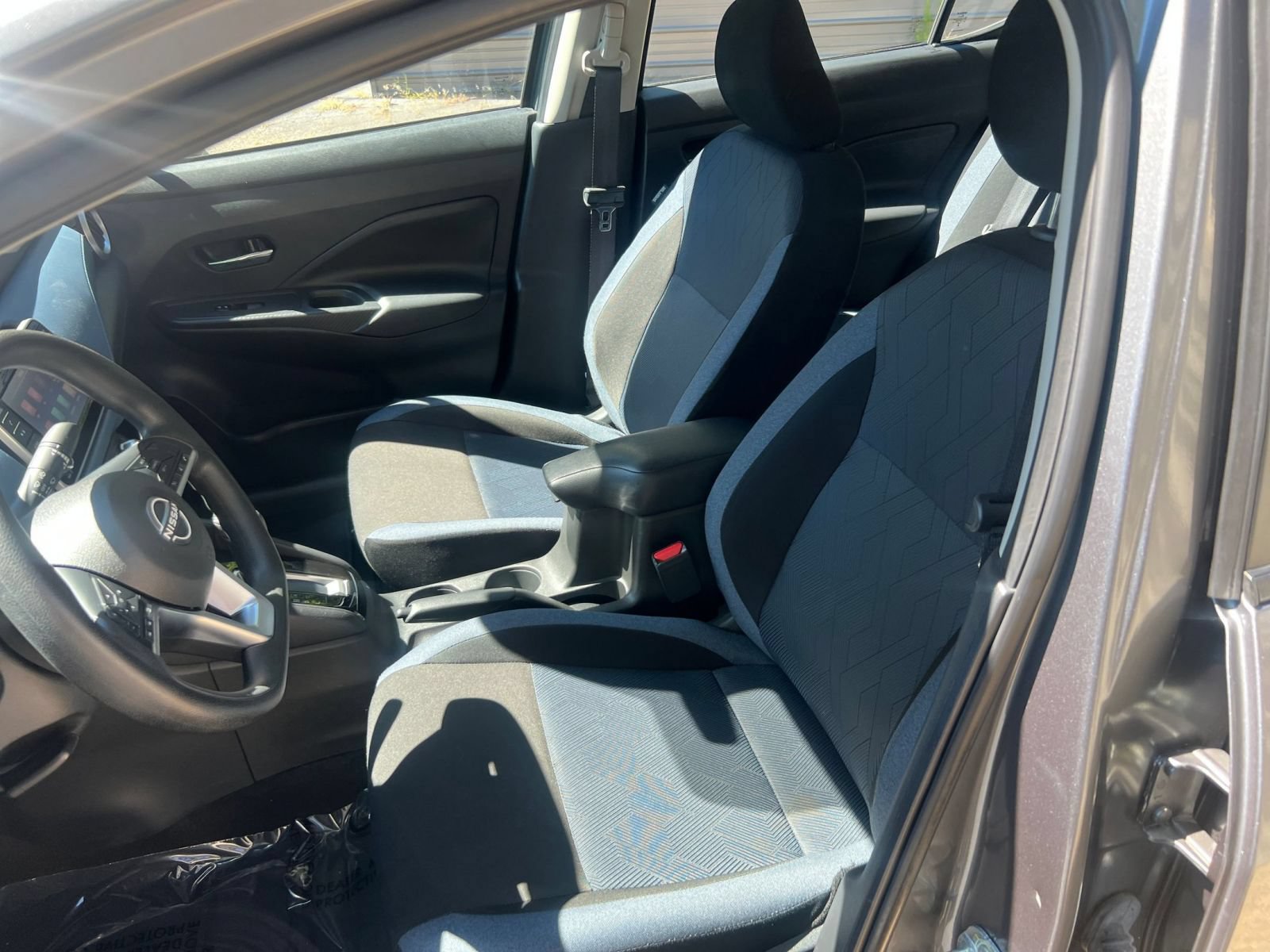 Used 2025 Nissan Versa SV FWD image 21