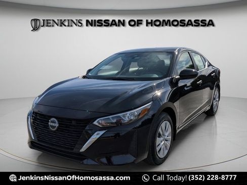 Certified 2025 Nissan Sentra S FWD image 9