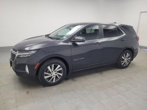 Used 2023 Chevrolet Equinox LT AWD/4WD image 2