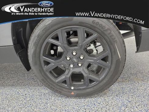 New 2025 Ford Maverick Lariat w/ Black Appearance Package image 5