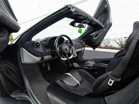 Used 2018 McLaren 570S image 6