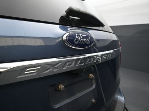 Used 2018 Ford Explorer FWD image 11