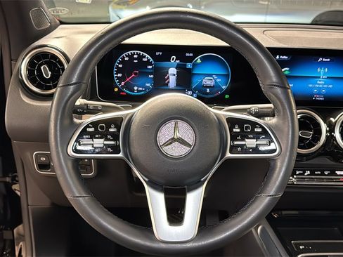 Used 2021 Mercedes-Benz GLB 250 4MATIC image 20