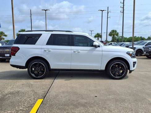 Used 2024 Ford Expedition Limited RWD image 8