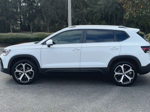 New 2026 Volkswagen Taos SEL image 5
