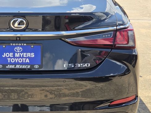 Used 2024 Lexus ES 350 w/ Premium Package FWD image 9