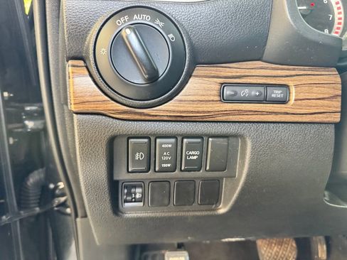 Used 2019 Nissan Titan SL image 21