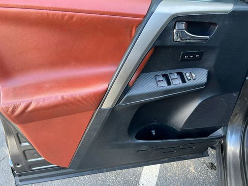 Used 2013 Toyota RAV4 Limited image 22