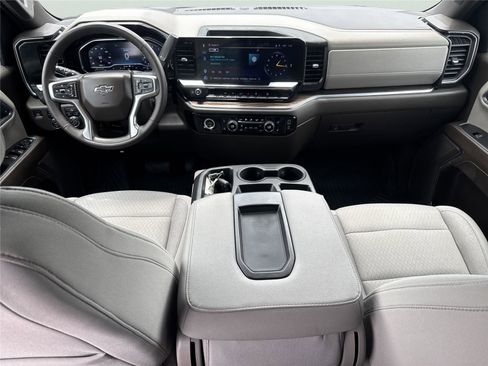 Used 2023 Chevrolet Silverado 1500 RST w/ Z71 Off-Road Package AWD/4WD image 16