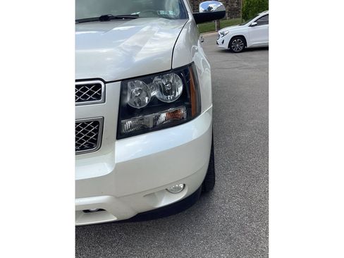 Used 2012 Chevrolet Suburban LTZ AWD/4WD image 26