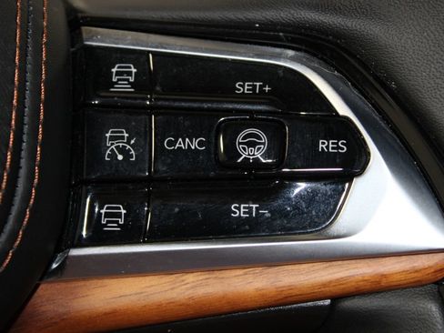 Used 2024 Jeep Grand Cherokee Summit AWD/4WD image 46