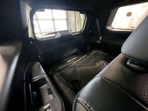 Used 2024 Lexus GX 550 w/ Accessory Package (2T) AWD/4WD image 17