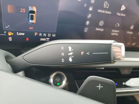 Used 2025 Buick Envision Preferred image 37