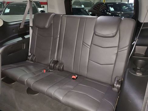 Used 2019 Cadillac Escalade ESV Luxury RWD image 26