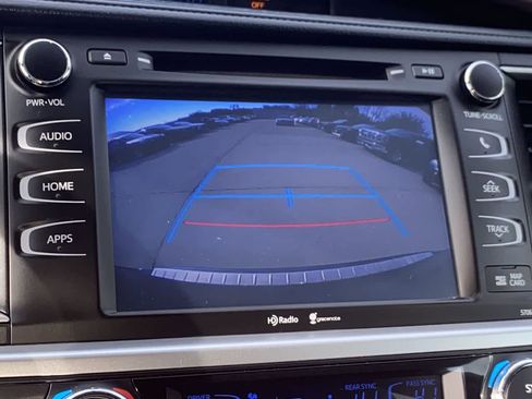 Used 2015 Toyota Highlander XLE image 29