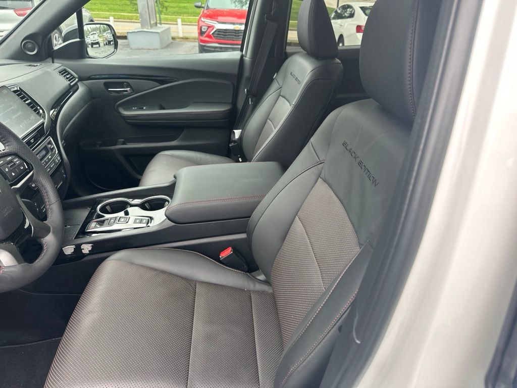 Used 2026 Honda Ridgeline Black Edition image 10