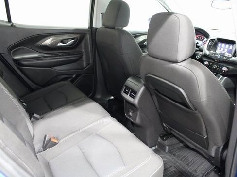 Used 2024 GMC Terrain SLE w/ Driver Convenience Package image 25