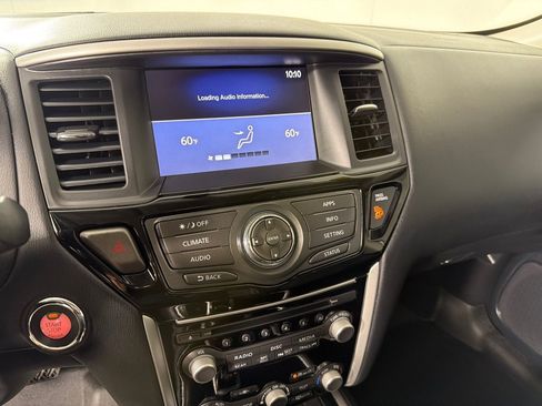 Used 2020 Nissan Pathfinder SV FWD image 16