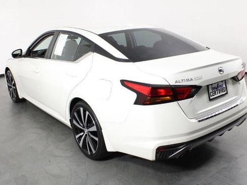 Certified 2020 Nissan Altima 2.5 SR w/ Premium Package image 3