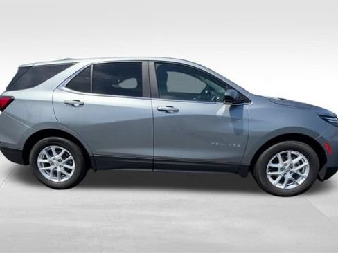Certified 2024 Chevrolet Equinox LT FWD image 8