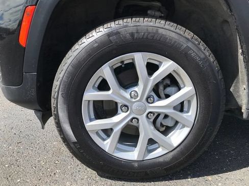 Used 2023 Jeep Grand Cherokee Limited AWD/4WD image 22