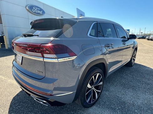 Used 2024 Volkswagen Atlas Cross Sport SEL Premium R-Line image 9