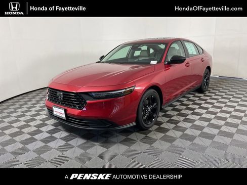 Used 2025 Honda Accord SE image 1