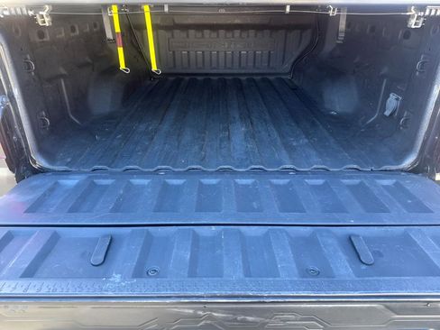 Used 2023 GMC Canyon Denali image 12