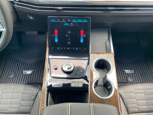 New 2026 Cadillac Escalade Platinum Sport w/ LPO, Floor Liner Package image 15