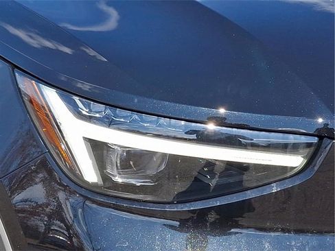 New 2025 Volvo XC40 B5 Ultra w/ Climate Package image 9