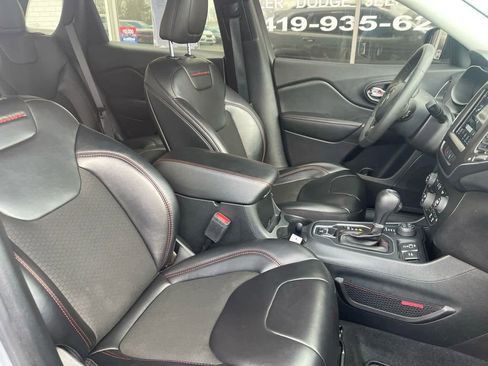 Used 2022 Jeep Cherokee Trailhawk w/ Trailer Tow Group image 11