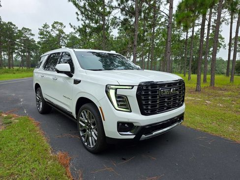 New 2026 GMC Yukon Denali Ultimate w/ LPO, Floor Liner Package AWD/4WD image 7