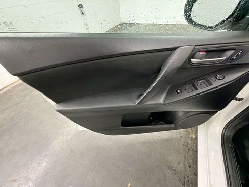 Used 2012 MAZDA MAZDA3 i Touring image 18