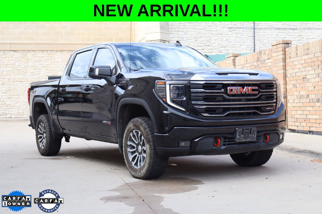 Used 2023 GMC Sierra 1500 AT4 w/ Technology Package AWD/4WD image 1