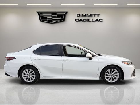 Used 2023 Toyota Camry LE FWD image 4
