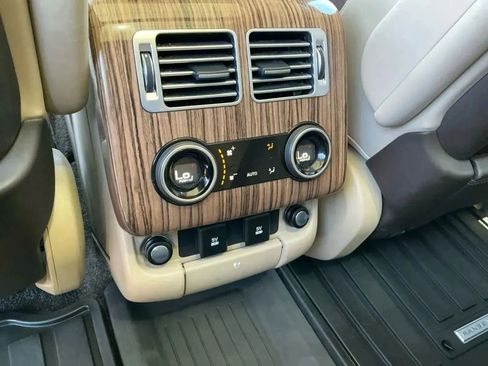 Used 2019 Land Rover Range Rover HSE image 33