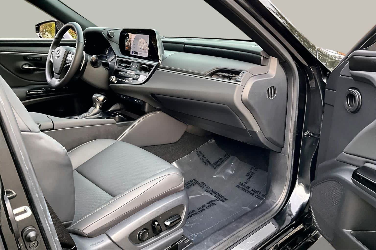 Used 2024 Lexus ES 250 w/ Premium Package AWD/4WD image 18