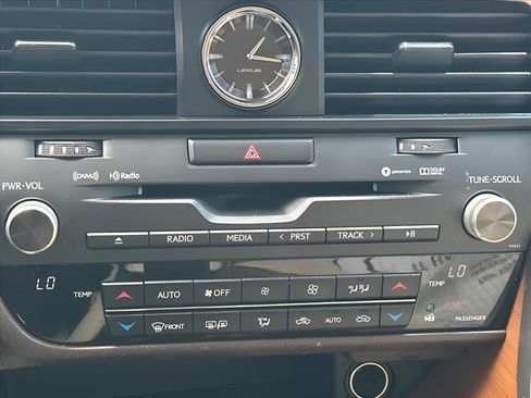 Used 2017 Lexus RX 350 FWD w/ Premium Package image 29