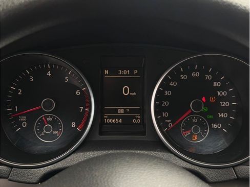 Used 2013 Volkswagen Golf 4-Door FWD image 15