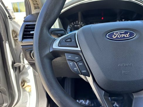 Used 2016 Ford Fusion SE FWD image 25