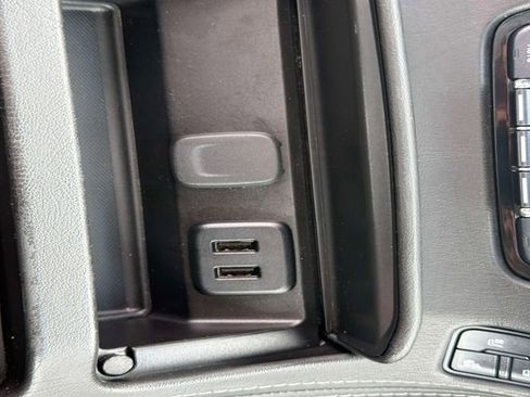 Used 2019 GMC Yukon Denali w/ Denali Ultimate Package image 31