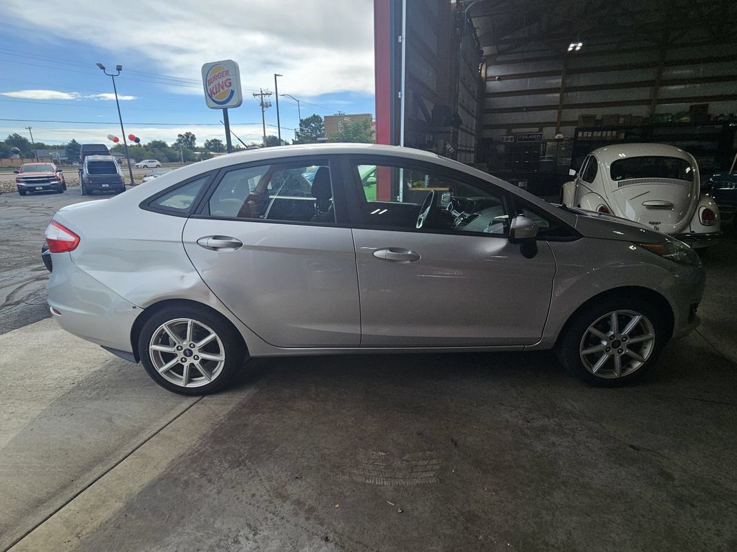 Used 2019 Ford Fiesta SE w/ Equipment Group 201A FWD image 9