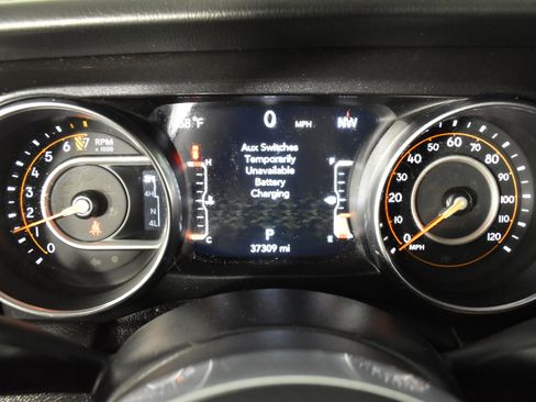 Used 2020 Jeep Wrangler Unlimited Sahara image 21